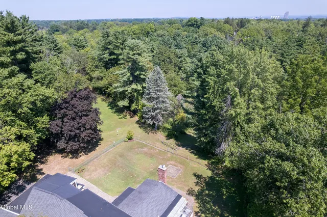 $525,000 | 17 Morningside Drive, Bethlehem, NY 12054