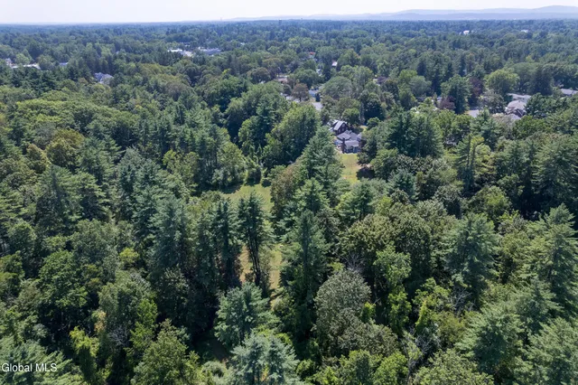 $525,000 | 17 Morningside Drive, Bethlehem, NY 12054