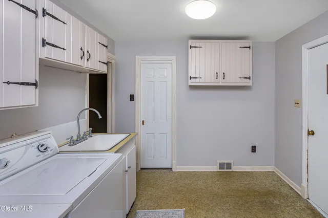 $525,000 | 17 Morningside Drive, Bethlehem, NY 12054