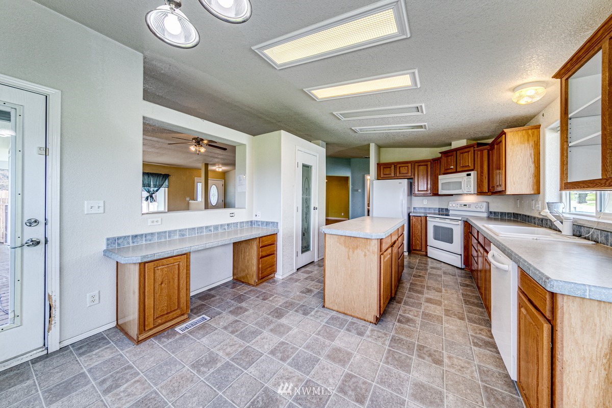 339 Rhodes Road Port Angeles, WA 98362 - Photo 14 of 40 Gallery Image 14