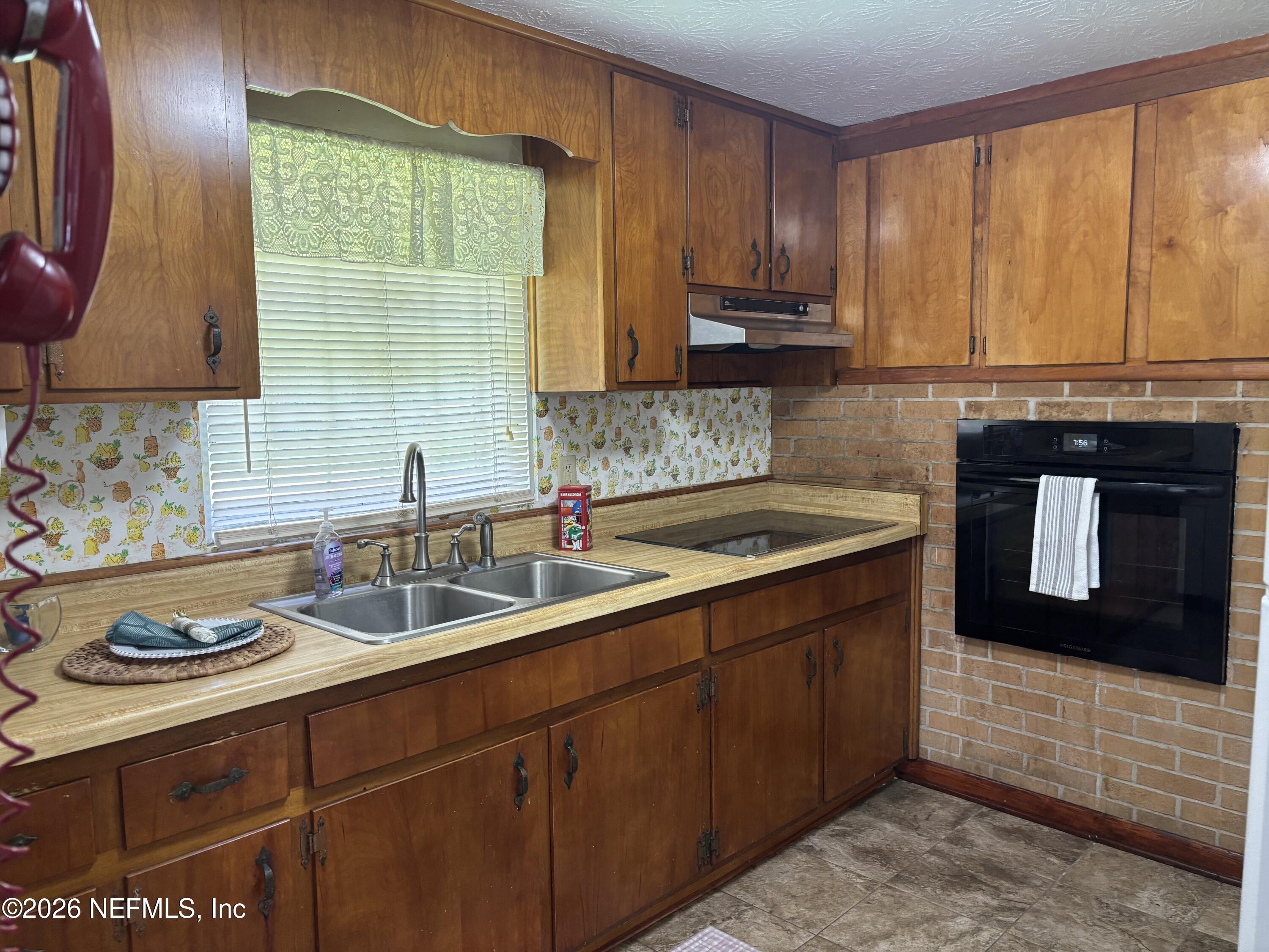 1644 Lessard Circle Jacksonville, FL 32208 - Photo 6 of 26 Kitchen