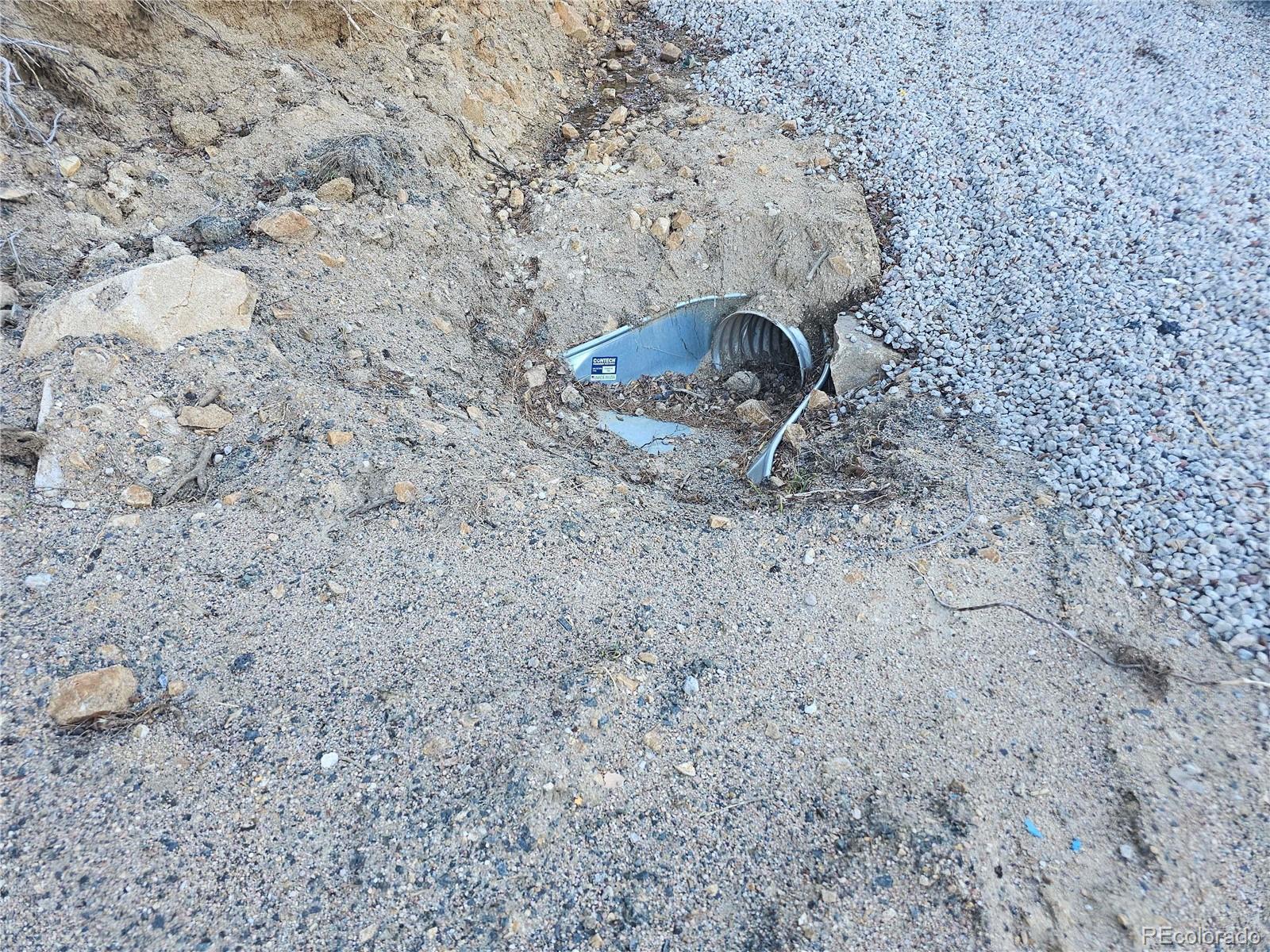 1s R: 72 Street Golden, CO 80403 - Photo 10 of 19 a backyard of a house
