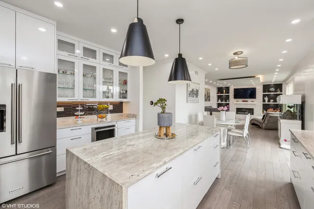 $779,900 | 7517 Main Street, Darien, IL 60561