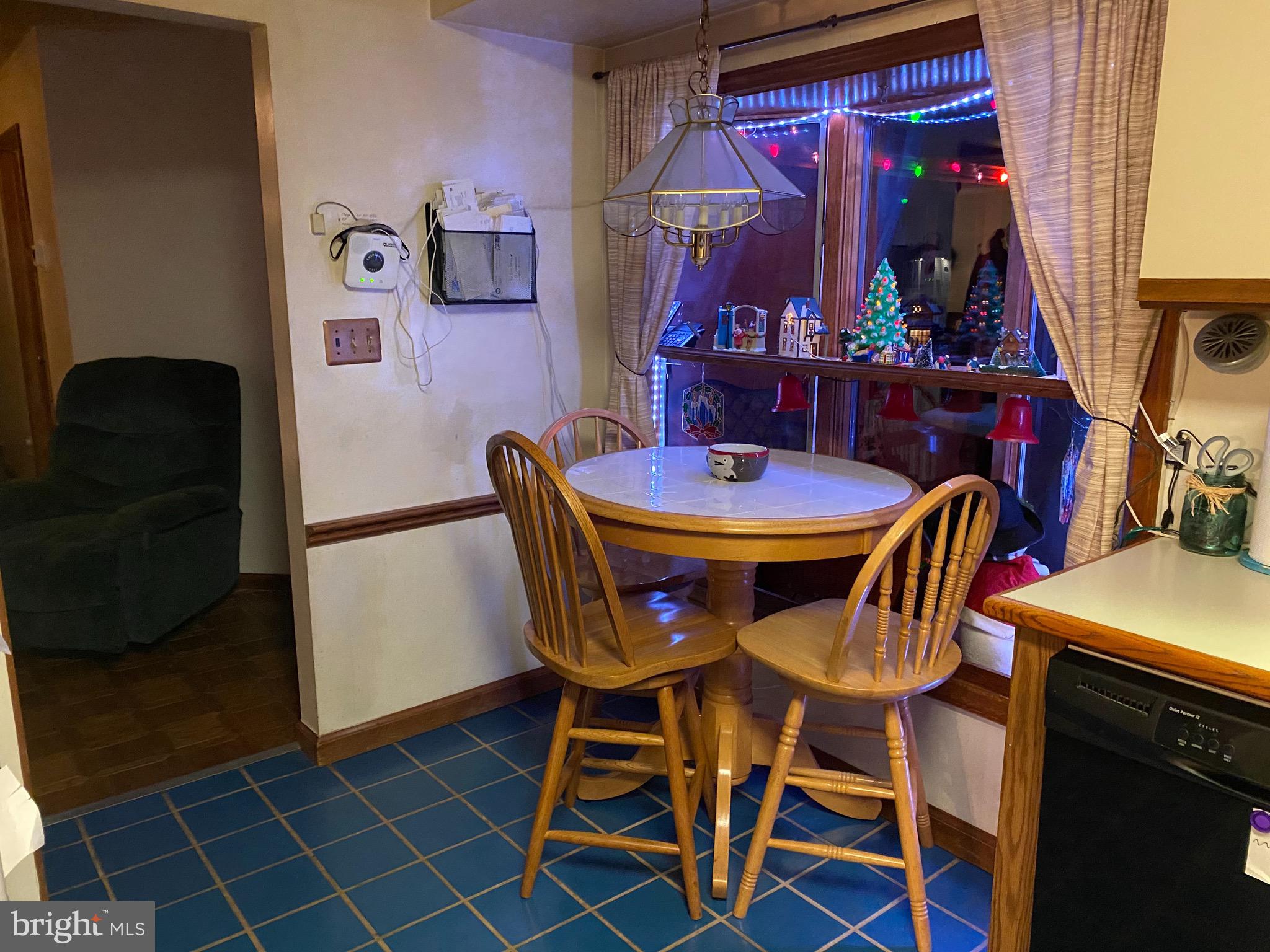 27 Sycamore Road Levittown, PA 19056 - Photo 7 of 10