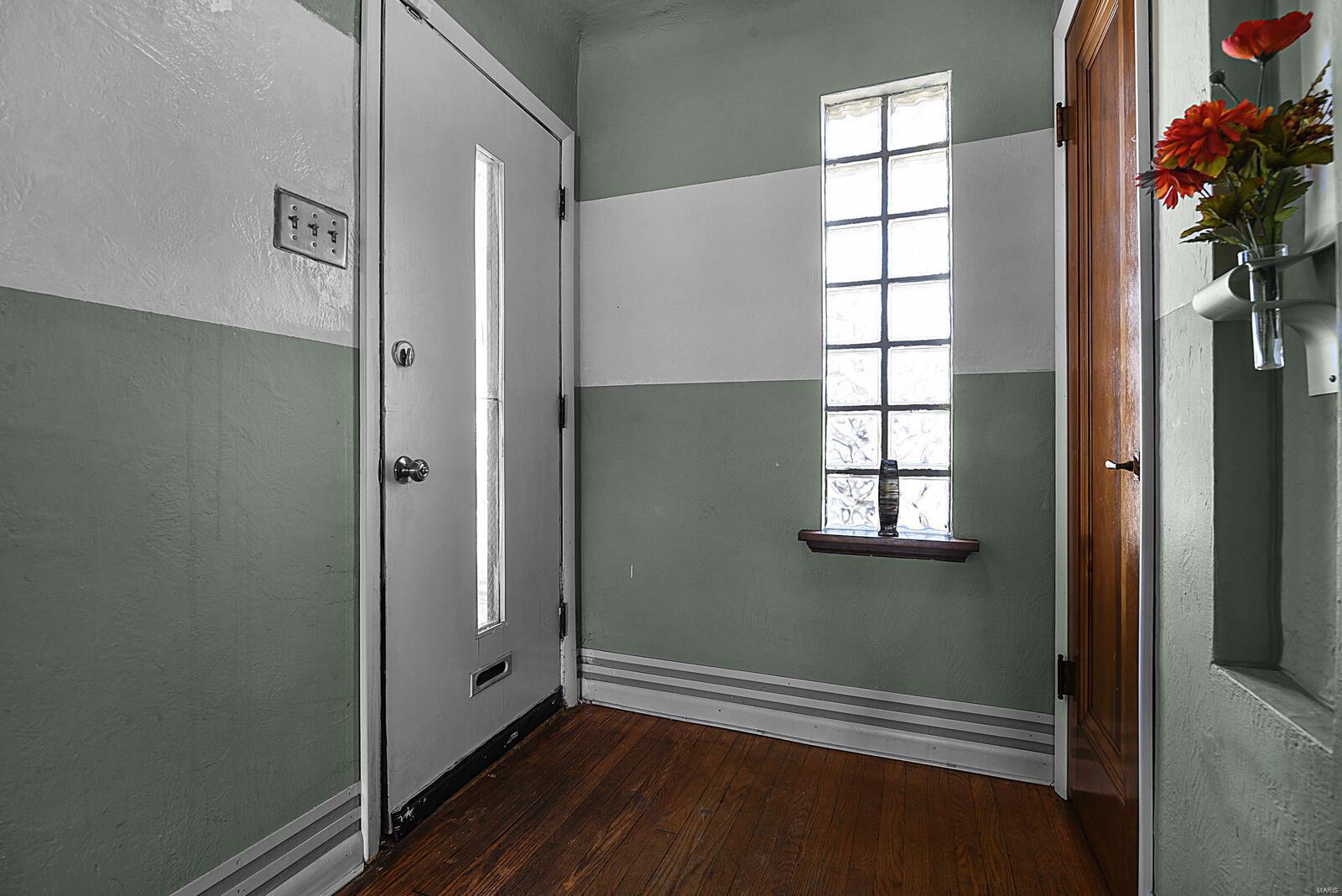 5220 Weber Road St. Louis, MO 63123 - Photo 3 of 28 Gallery Image 3