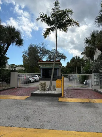 $269,700 | 6900 North Kendall Drive, Unit A102, Pinecrest, FL 33156