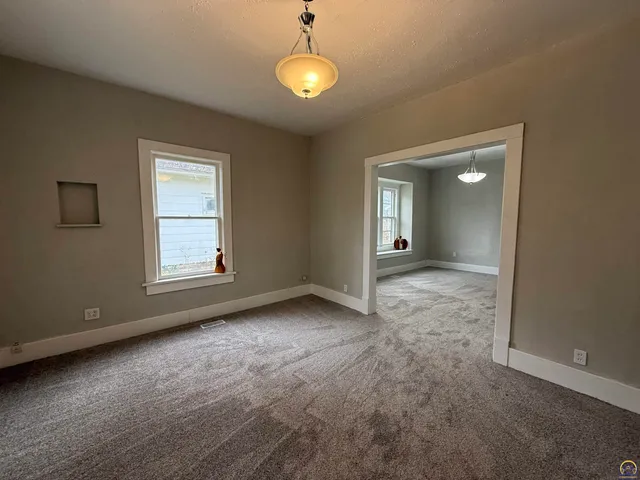 $119,950 | 1115 Southwest Woodward Avenue, Topeka, KS 66604