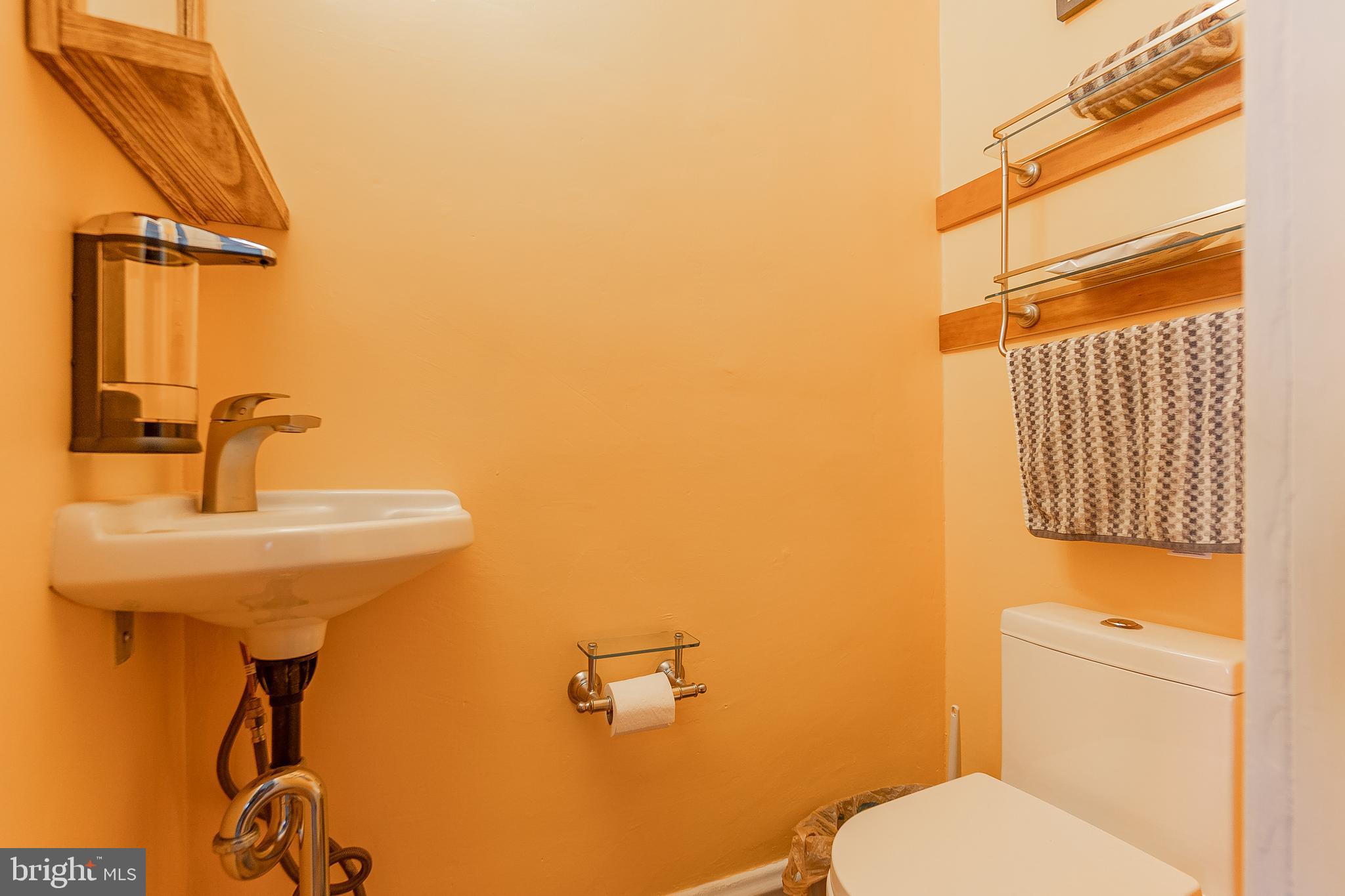 741 Humphreys Road Ardmore, PA 19003 - Photo 19 of 34 Half Bath - main level
