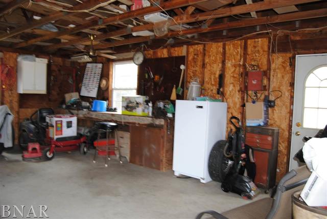 9001 Birkbeck Road Clinton, IL 61727 - Photo 15 of 23