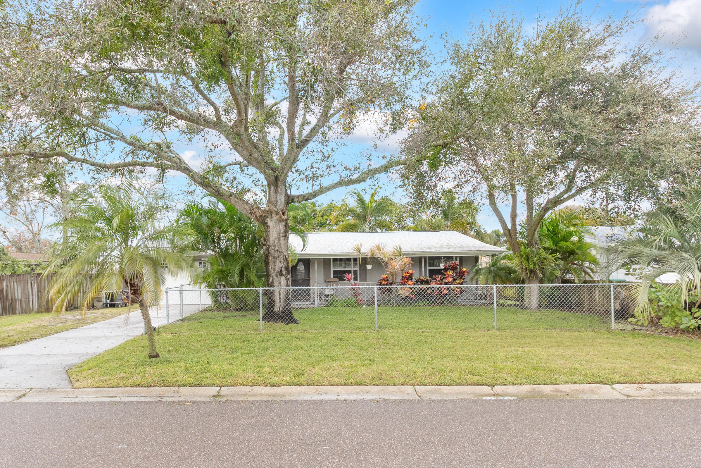 2720 King Richard Road Melbourne, FL 32935 - Photo 6 of 41 02_2720KingRichard101