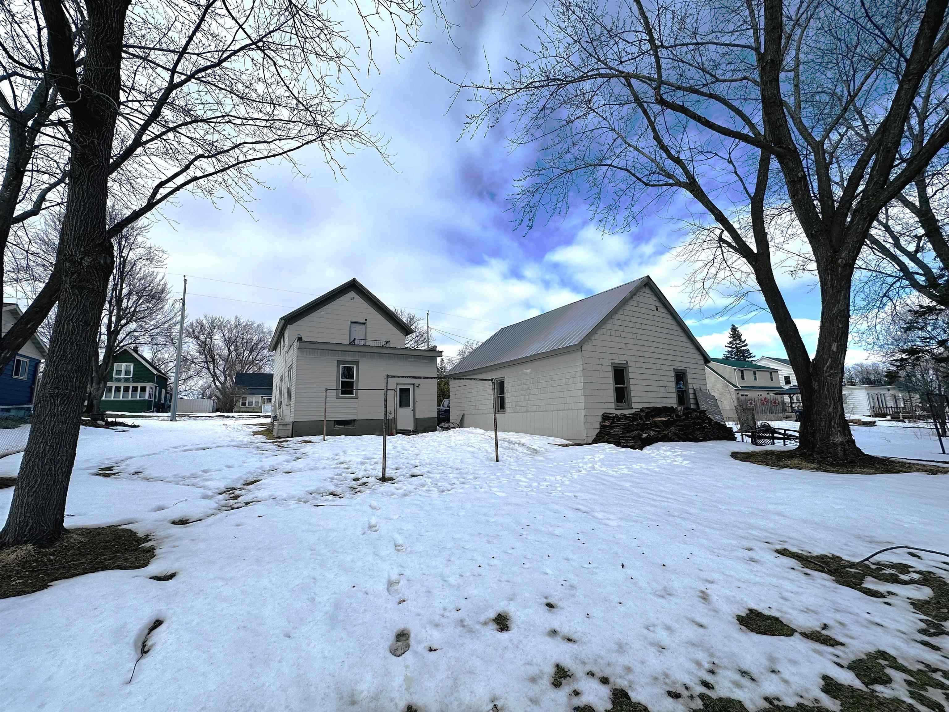 818 Western Street Marshfield, WI 54449 - Photo 3 of 37