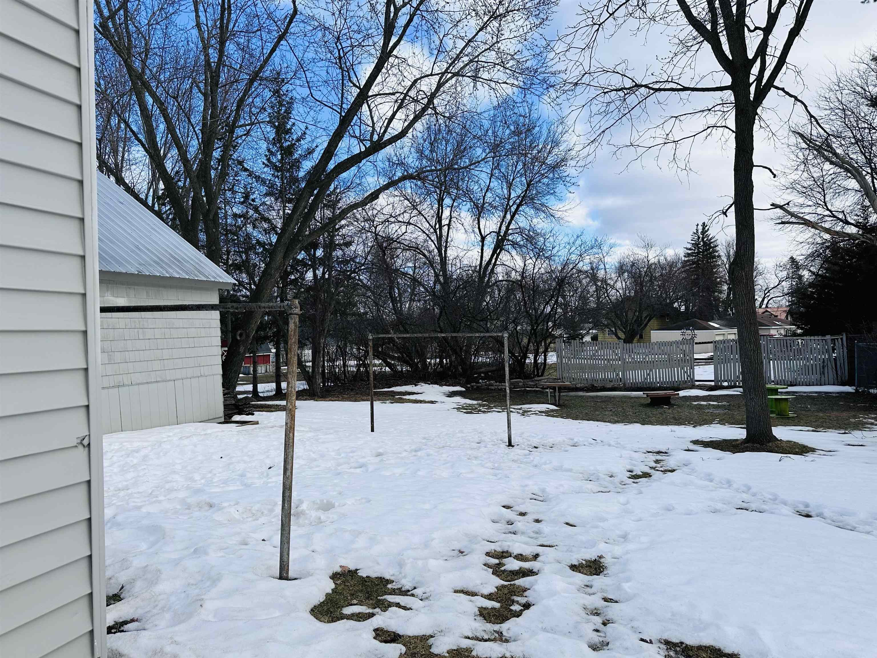 818 Western Street Marshfield, WI 54449 - Photo 5 of 37