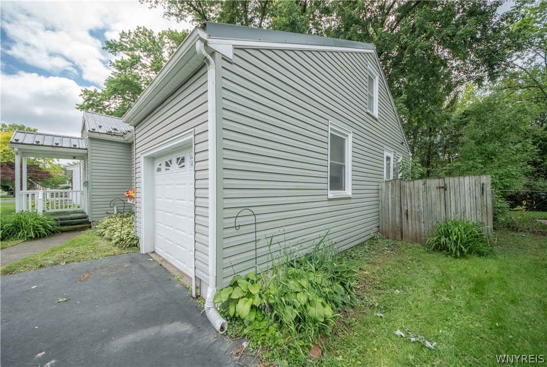 11 Davison Road Lockport, NY 14094 - Photo 10 of 46