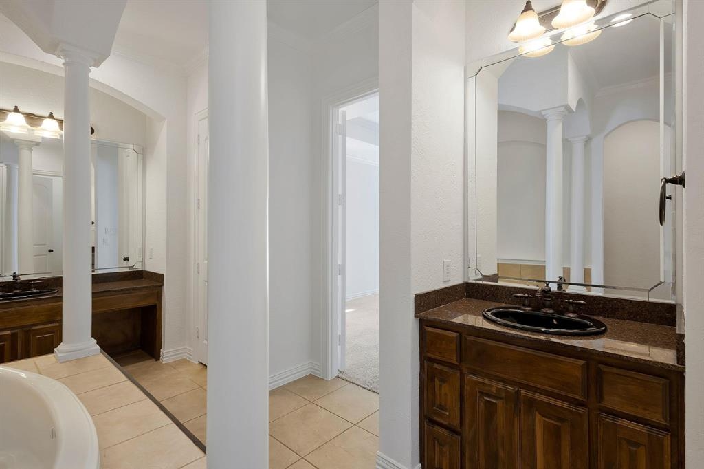 7905 Kickapoo Drive McKinney, TX 75070 - Photo 22 of 38 Primary Bathroom