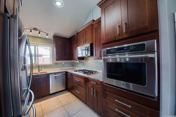 $279,999 | 7704 Rohrdanz, Live Oak, TX 78233