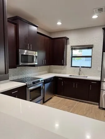 $4,800 | 835 Northeast 191st Street, Miami, FL 33179