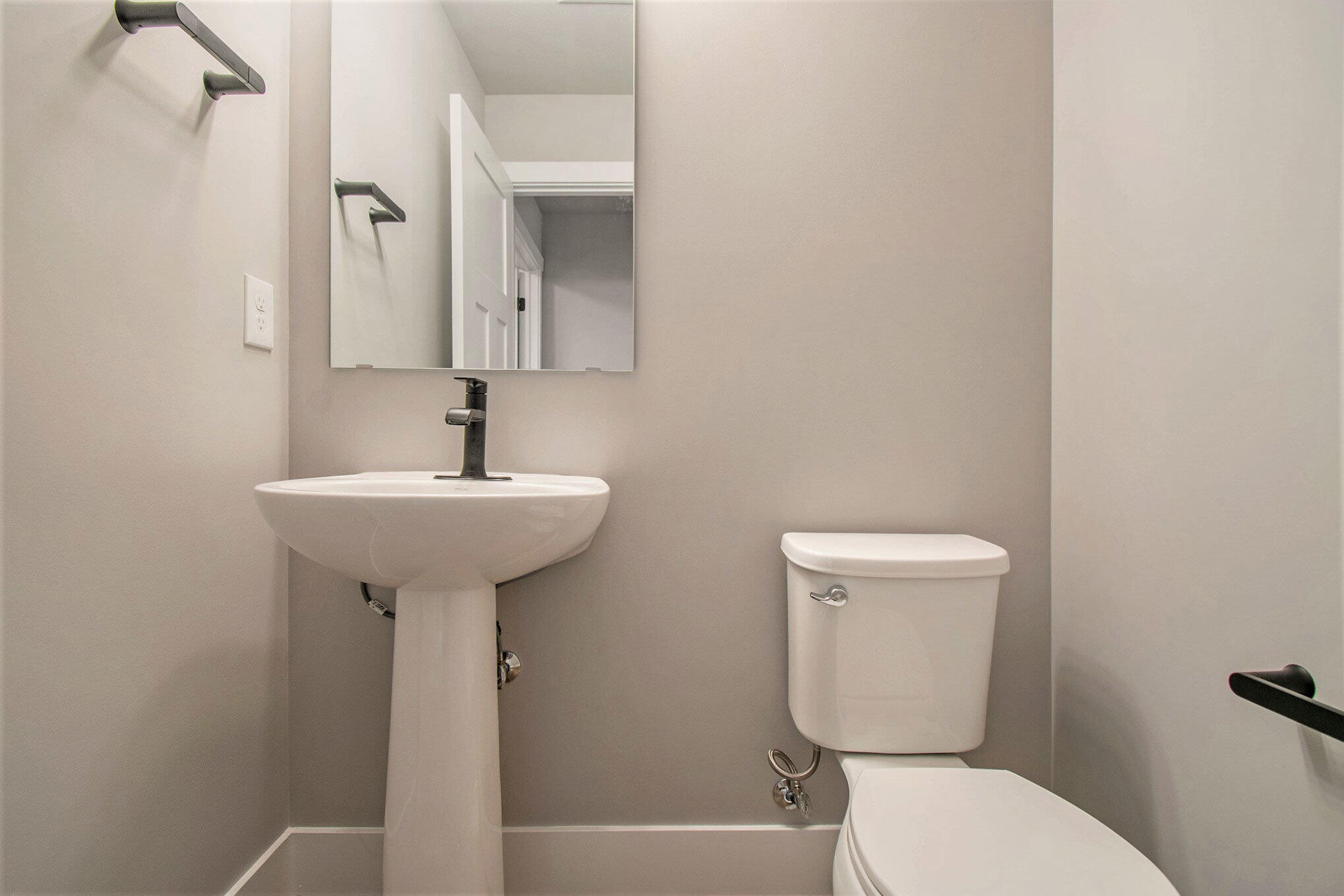 71368 Ilean Road Edwardsburg, MI 49112 - Photo 13 of 27 SGN029-i1830-Powder Room