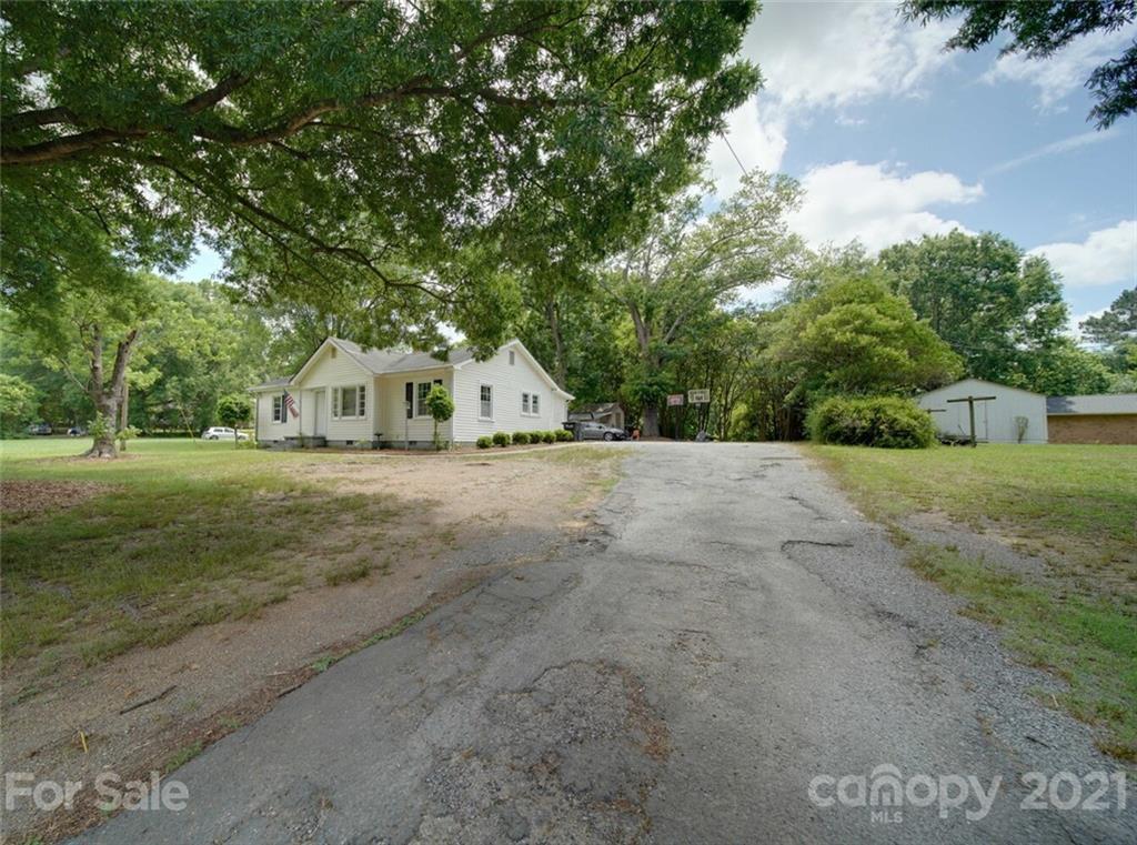 1109 Griffith Road Monroe, NC 28112 - Photo 2 of 42 Gallery Image 2