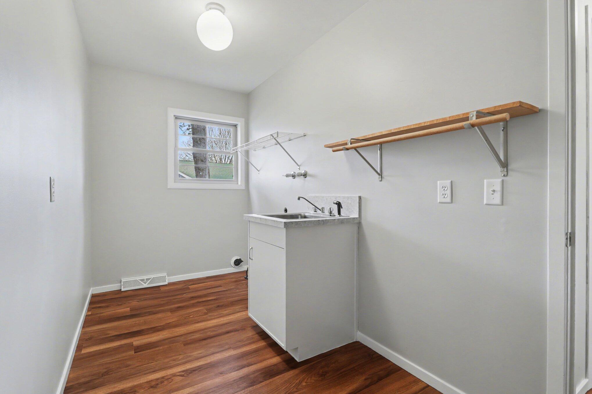 118 Maple Circle Climax, MI 49034 - Photo 17 of 42 Laundry Room