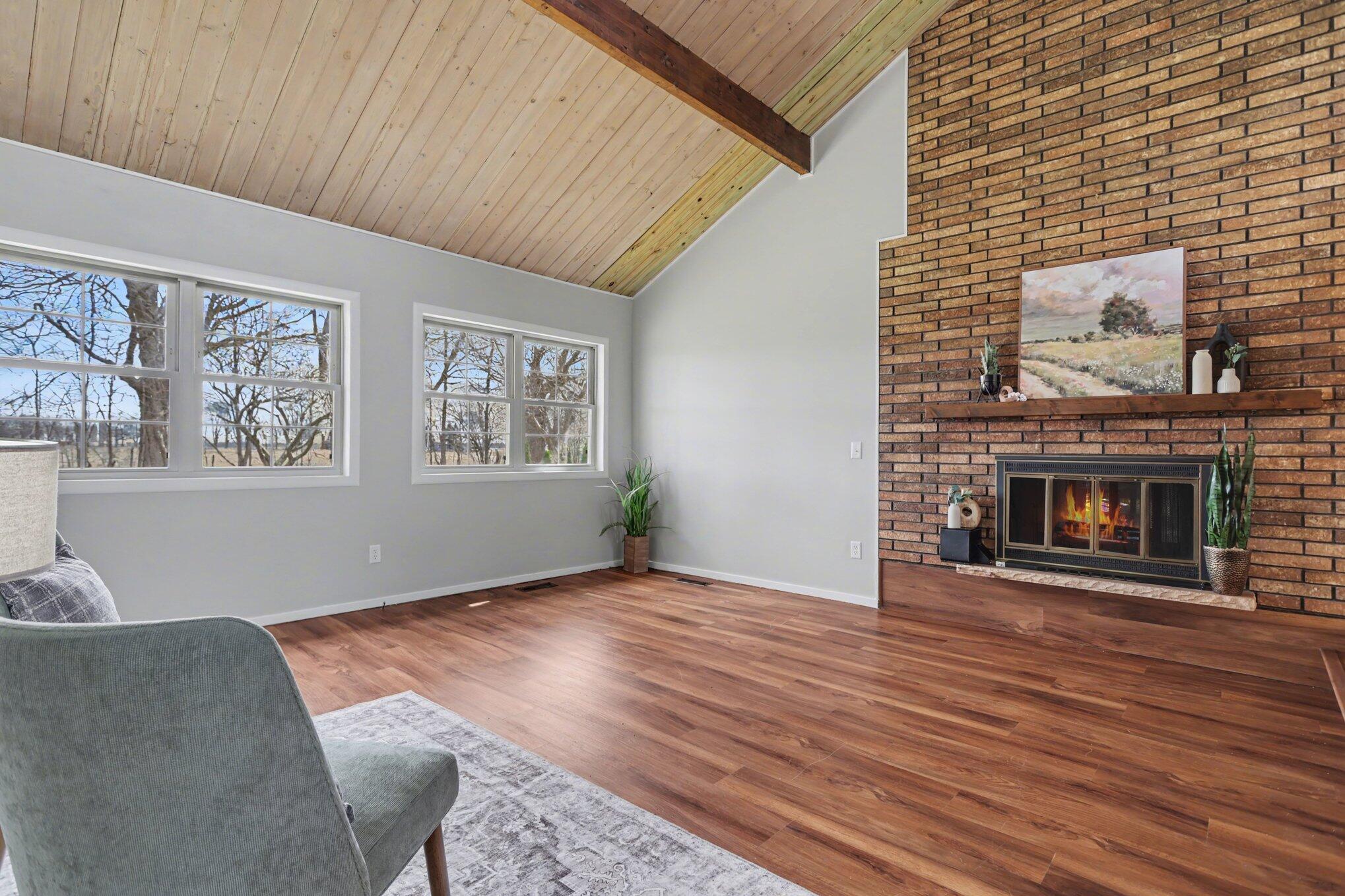 118 Maple Circle Climax, MI 49034 - Photo 4 of 42 Living room