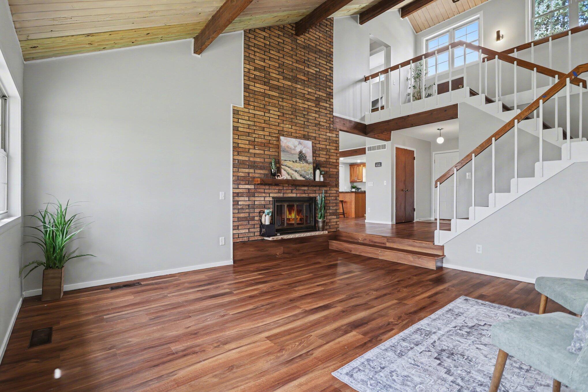 118 Maple Circle Climax, MI 49034 - Photo 6 of 42 Living room