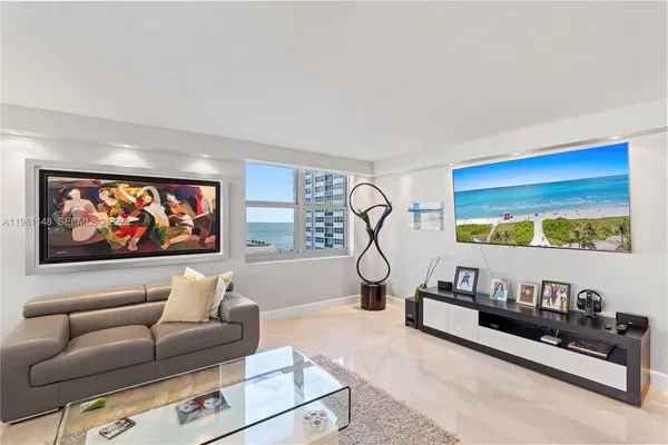 $4,250 | 1920 South Ocean Drive, Unit 17D, Hallandale Beach, FL 33009