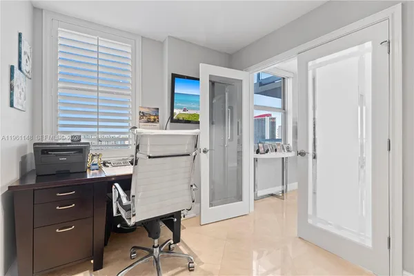 $4,250 | 1920 South Ocean Drive, Unit 17D, Hallandale Beach, FL 33009