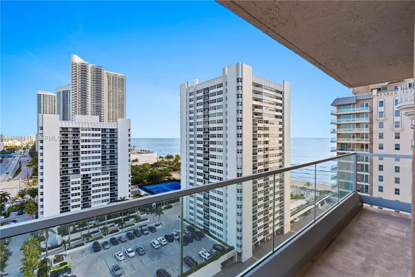 $4,250 | 1920 South Ocean Drive, Unit 17D, Hallandale Beach, FL 33009
