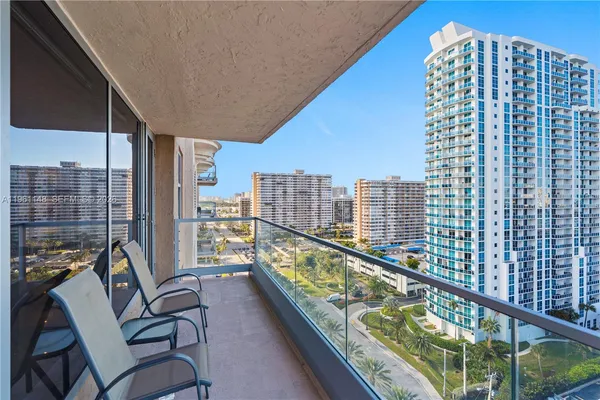 $4,250 | 1920 South Ocean Drive, Unit 17D, Hallandale Beach, FL 33009