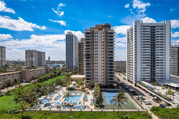 $4,250 | 1920 South Ocean Drive, Unit 17D, Hallandale Beach, FL 33009