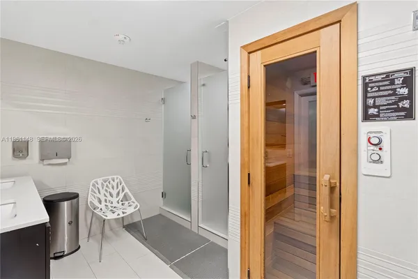 $4,250 | 1920 South Ocean Drive, Unit 17D, Hallandale Beach, FL 33009