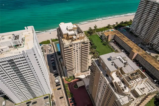 $4,700 | 1920 South Ocean Drive, Unit 17D, Hallandale Beach, FL 33009