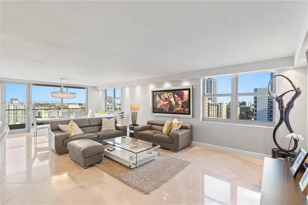 $4,250 | 1920 South Ocean Drive, Unit 17D, Hallandale Beach, FL 33009