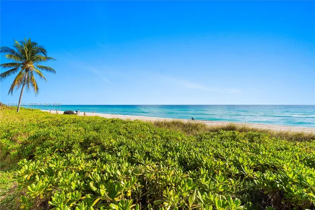 $4,700 | 1920 South Ocean Drive, Unit 17D, Hallandale Beach, FL 33009