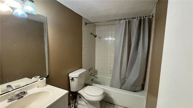 $79,990 | 6320 Riverside Drive, Unit 322, Metairie, LA 70003