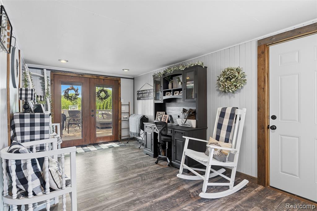 8403 Miller Road Swartz Creek, MI 48473 - Photo 21 of 37