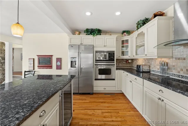 $825,000 | 16 Shelter Cove, Osage Beach, MO 65065