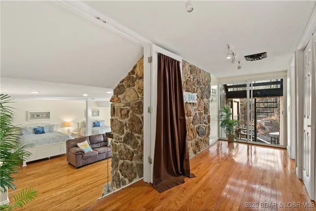 $825,000 | 16 Shelter Cove, Osage Beach, MO 65065