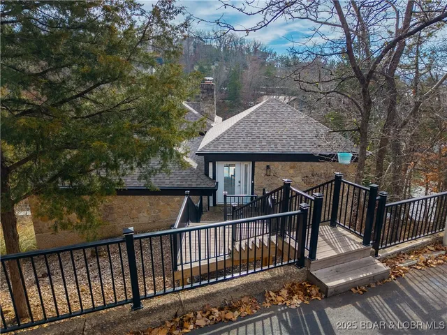 $825,000 | 16 Shelter Cove, Osage Beach, MO 65065