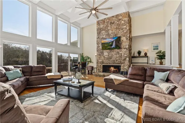 $825,000 | 16 Shelter Cove, Osage Beach, MO 65065