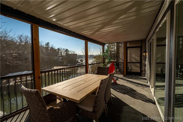 $825,000 | 16 Shelter Cove, Osage Beach, MO 65065