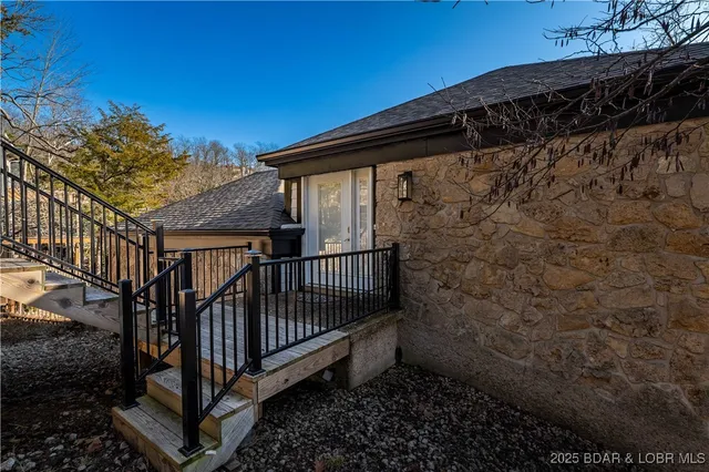 $825,000 | 16 Shelter Cove, Osage Beach, MO 65065