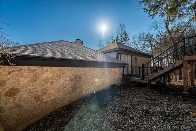 $825,000 | 16 Shelter Cove, Osage Beach, MO 65065