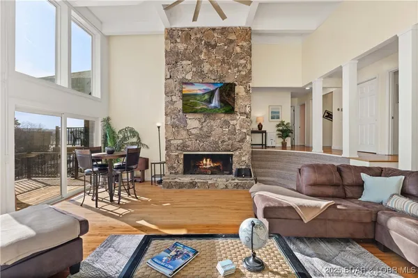 $825,000 | 16 Shelter Cove, Osage Beach, MO 65065