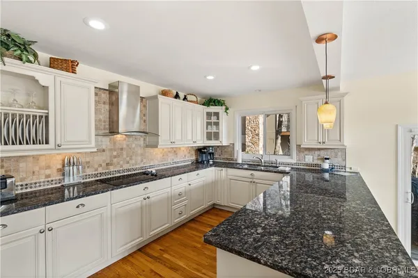 $825,000 | 16 Shelter Cove, Osage Beach, MO 65065
