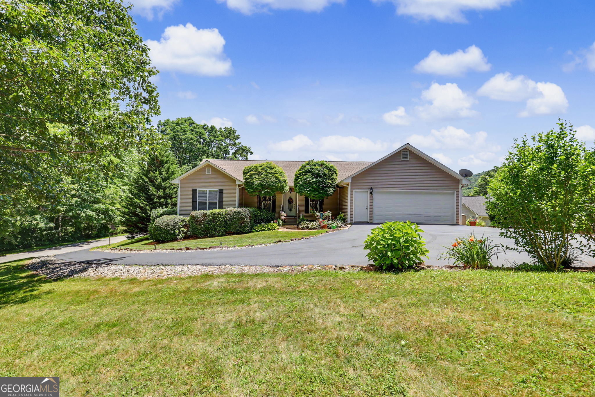 499 Driver Lane Sky Valley, GA 30537 - Photo 7 of 58