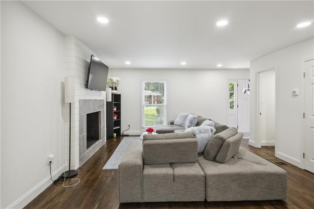 2832 Riderwood Drive Decatur, GA 30033 - Photo 3 of 17 Gallery Image 3