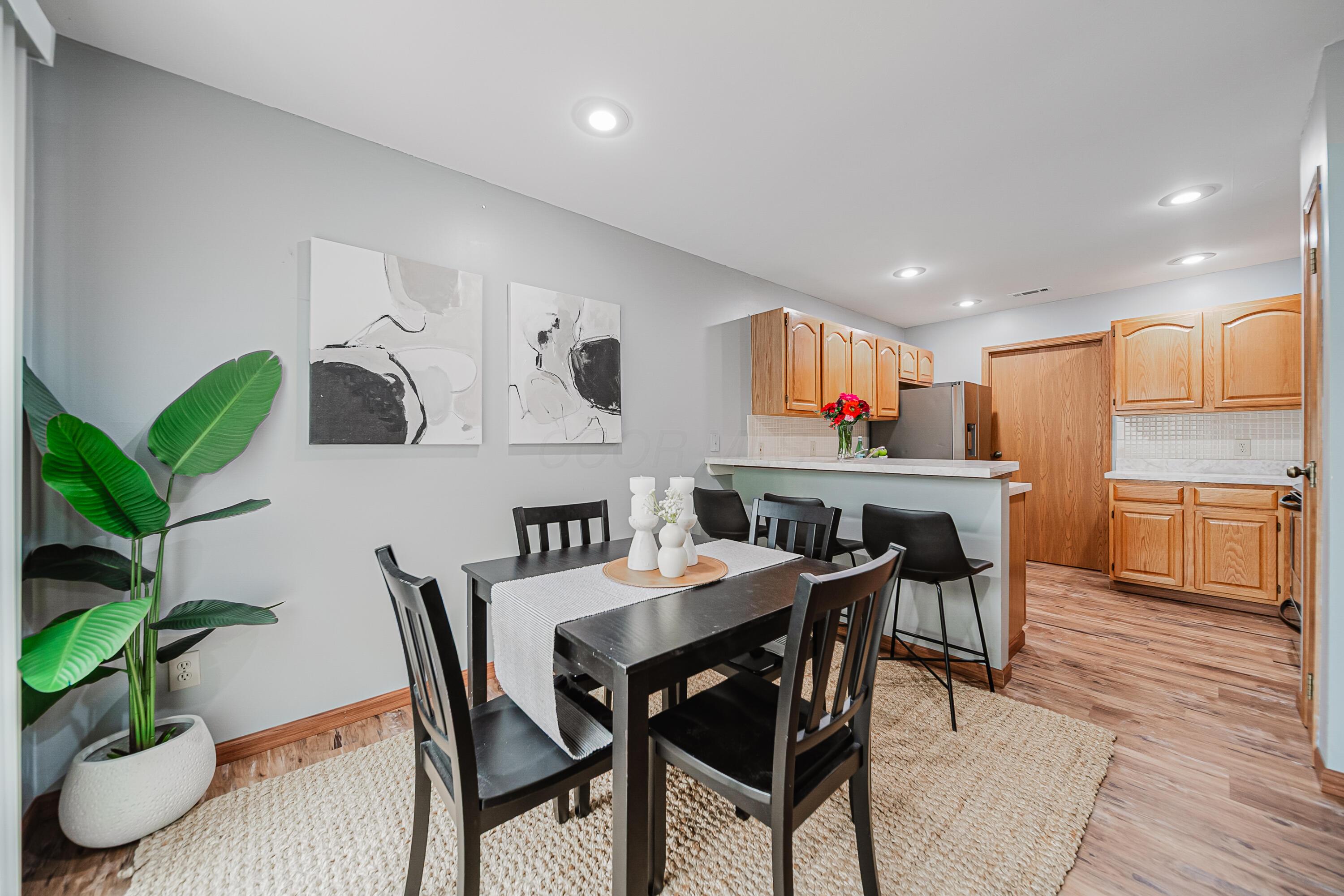 1237 Dunhurst Street Circleville, OH 43113 - Photo 15 of 39 Dining Room