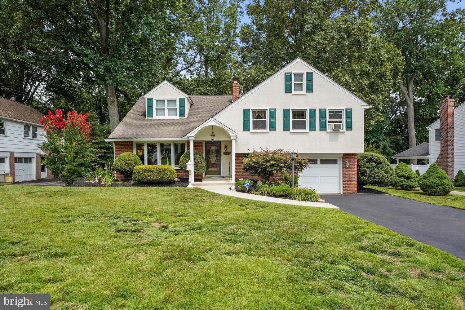 937 Edwards Drive Springfield, PA 19064 - Photo 7 of 43 Gallery Image 7