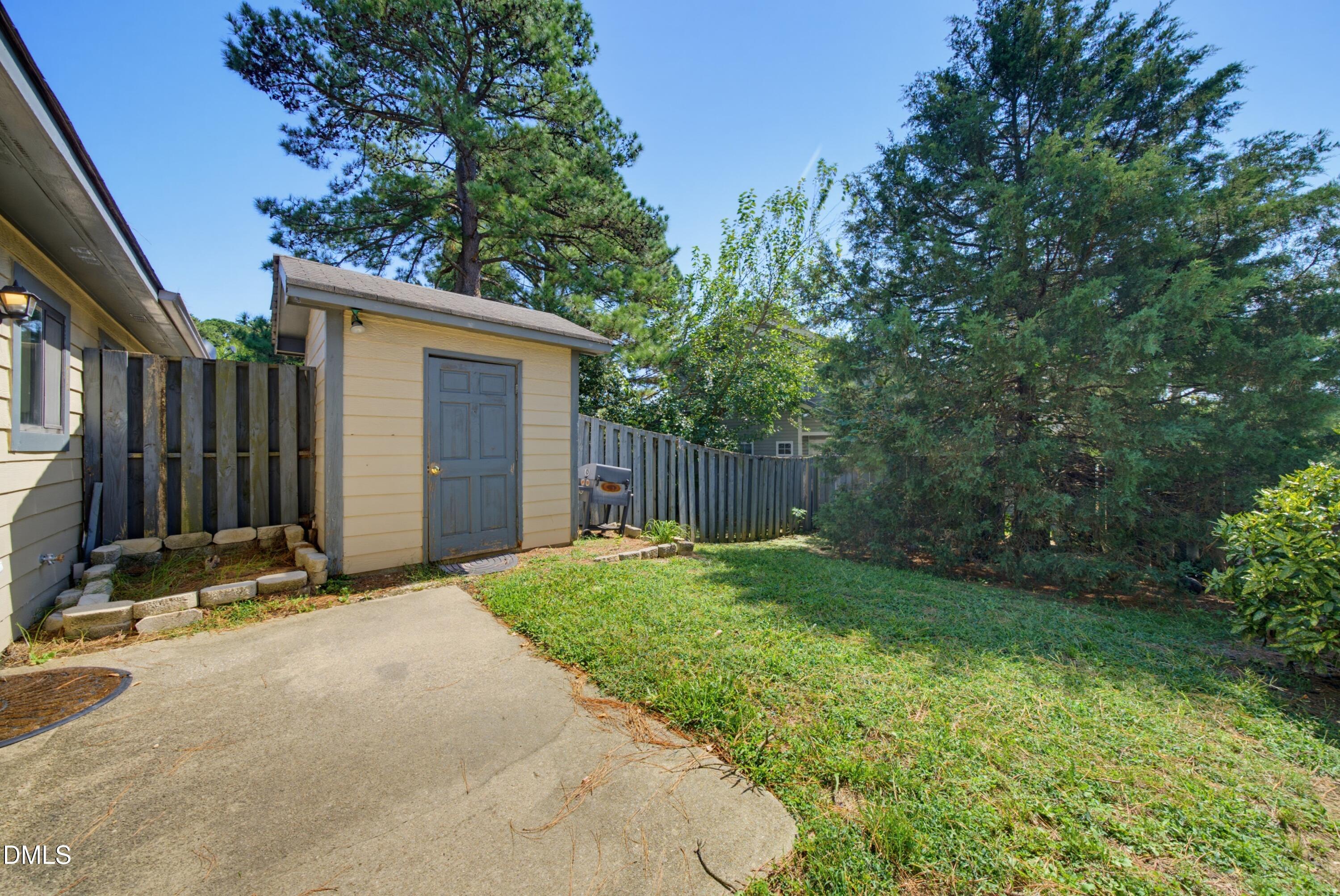 4508 North New Hope Road Raleigh, NC 27604 - Photo 17 of 20 16-Shed